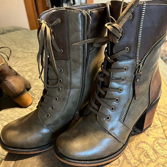 Pierre Dumas olive green and brown booties size 9 - Picture 2 of 5